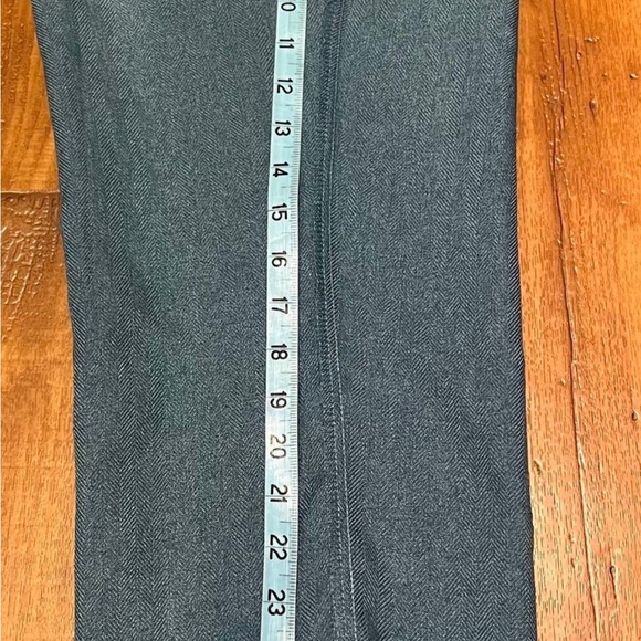 Women’s Capris Dress Slacks By Alfred Dunner. Size 12P - Picture 10 of 11